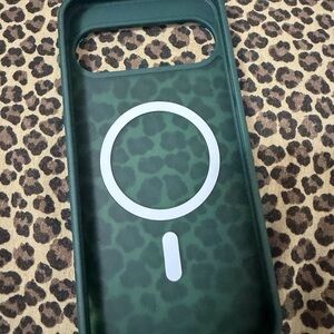 google Green MagSafe-Compatible Phone Case